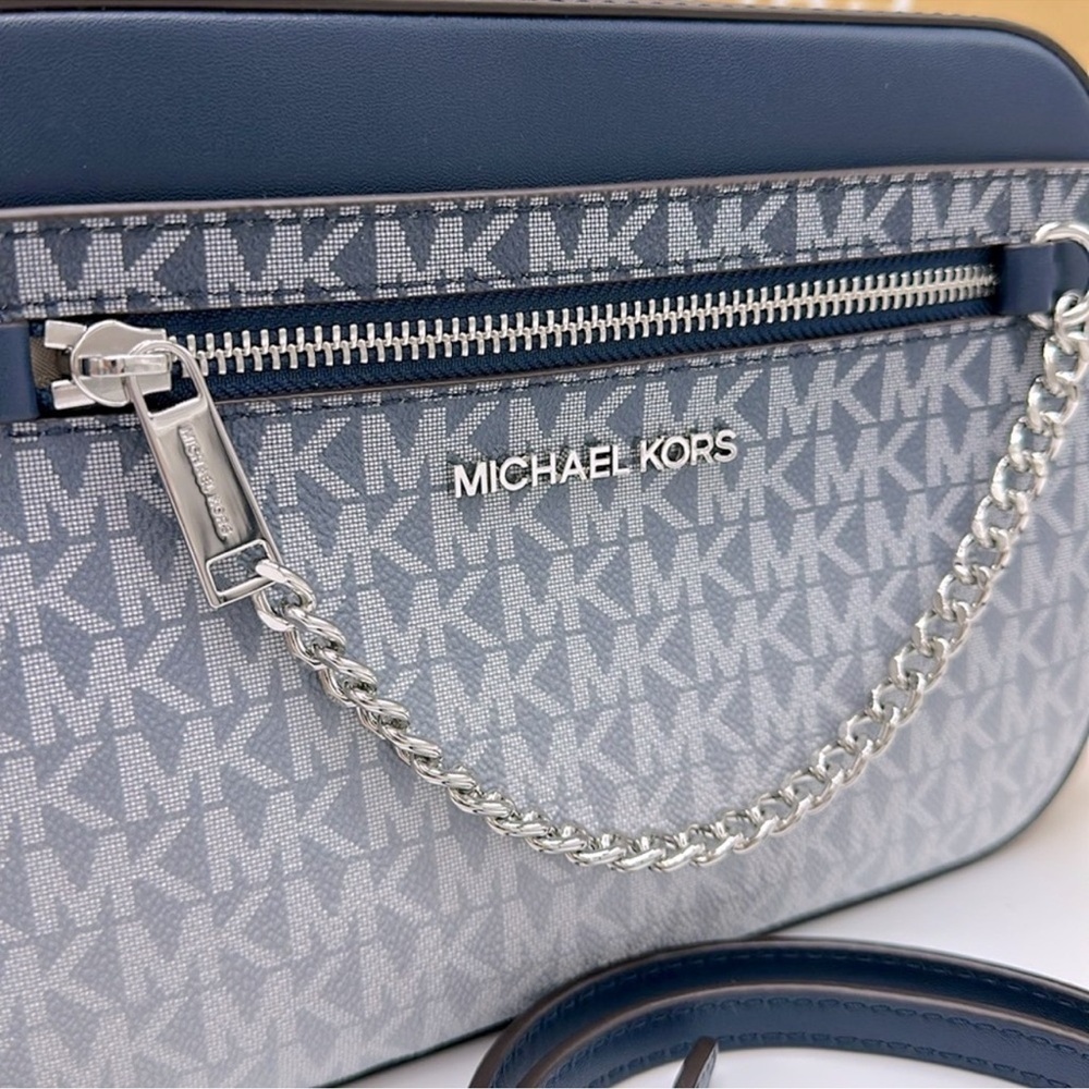 Michael Kors Jet Set Lg Ombré Signature Logo East West Crossbody Body
Navy 
NWT - Picture 5 of 15